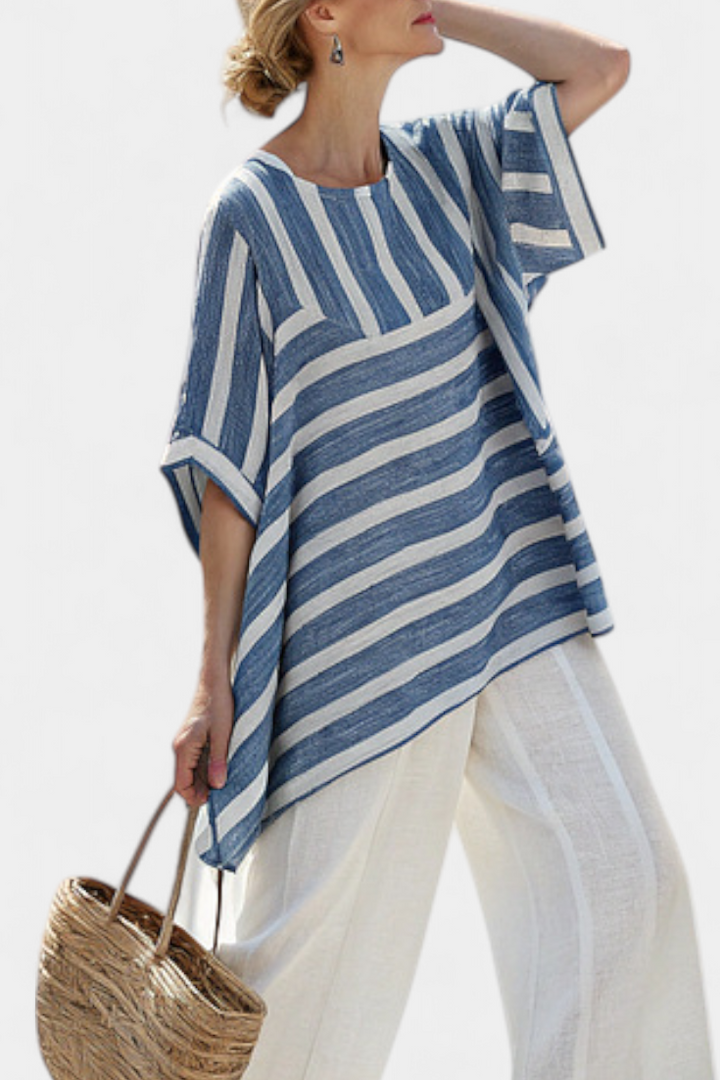 Corvielle | Top Azul a Rayas Sofisticado y Pantalones con Detalle en el Dobladillo